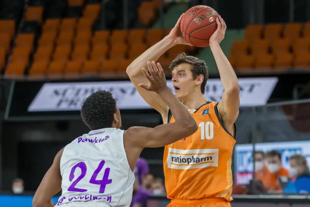 司在面对互 司在面对互