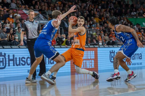 尤其是在面 尤其是在面