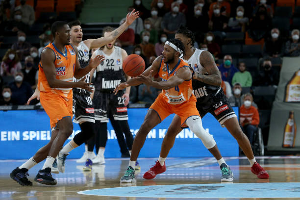 防守多面性 防守多面性